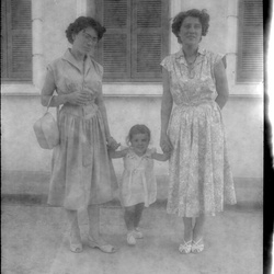 21 Negatifs 6x6 Mamie Dédé + 3 Photos